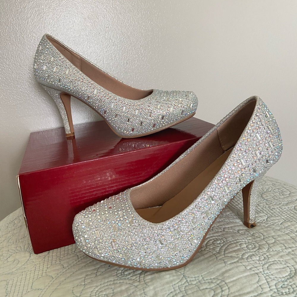 Delicacy Silver Rhinestone Heels